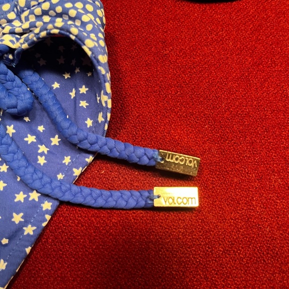 Volcom Reversible Bikini- NEW WITH TAGS, size S - Picture 2 of 3